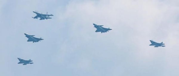 同花顺e配 歼-20S亮相背后，成都这个地方有多“硬核”？